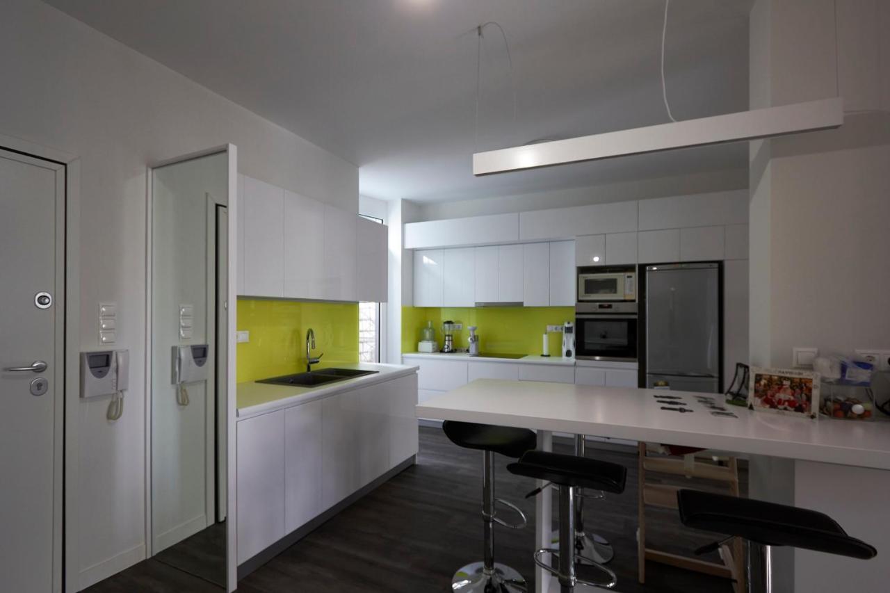 Fully Renovated, Family-Friendly Apartment, Next To A Huge Green Park, In Athens Center Exterior photo