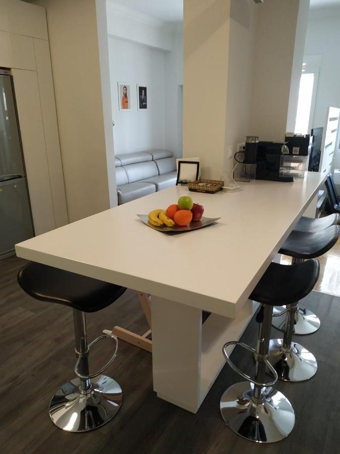 Fully Renovated, Family-Friendly Apartment, Next To A Huge Green Park, In Athens Center Exterior photo
